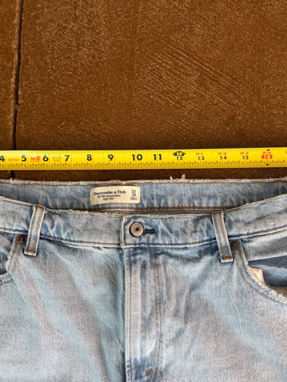 Abercrombie & Fitch High Rise 90s Relaxed Jean, Light Wash Destroy Size 34 (18) - Picture 3 of 4
